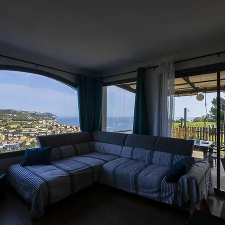 Perla Sul Mare Con Piscina سان لورينسو أل ماري